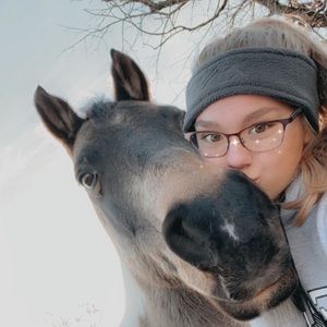 Meet your Posher, Caitlyn